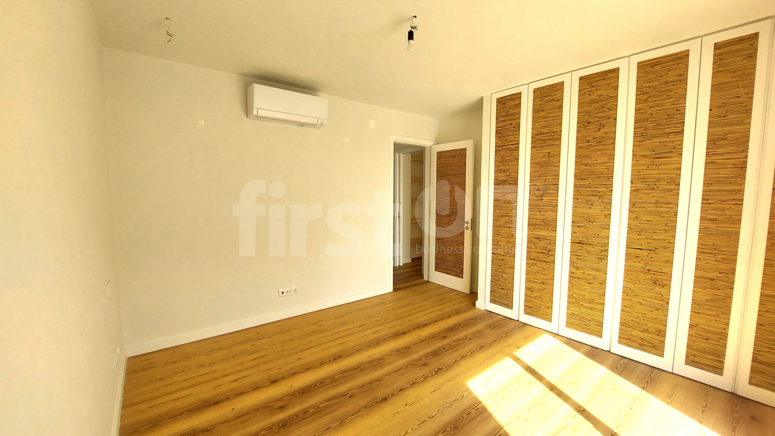 08 – Quarto – Escritorio Moradia T4 Duplex com Piscina, Alcácer do Sal
