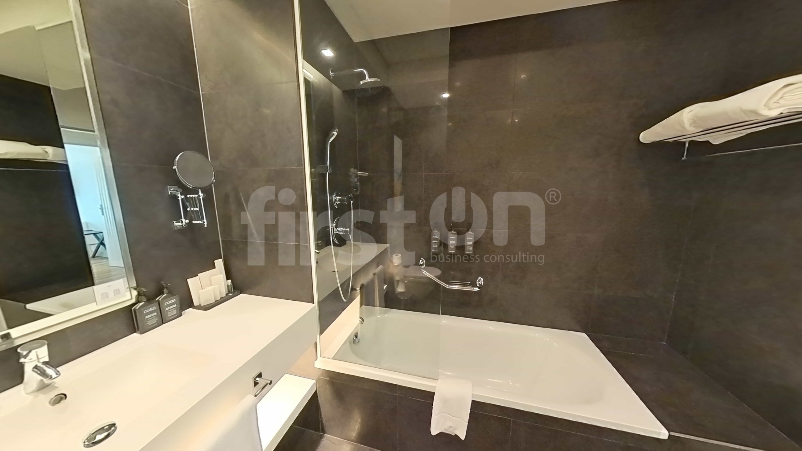 plane_701c278e-6705-11f0-9c73-0a58a9feac02 2-Bedroom Apartment, Cascais – Quinta da Marinha
